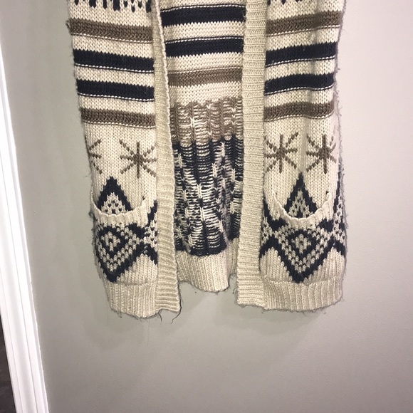 Maurices - Picture 2 of 8